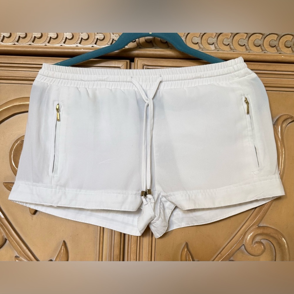 Paper Tee  Drawstring Shorts with Zip Pockets in front faux in back nwot sz M